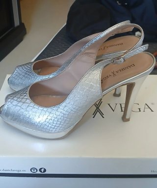 Zapatos tacón Daniela Vega plateados