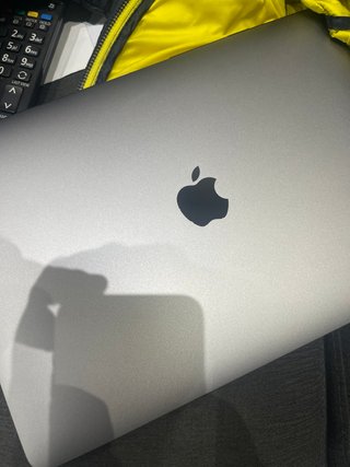 MacBook Pro 13" i5 touchbar 2019
