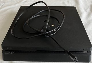 PS4 Slim (PlayStation 4) Negra