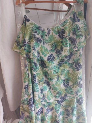 Conjunto Crop Top Blanco y Falda Vaquera