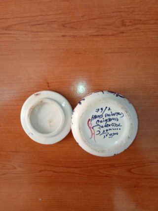 Cajita de cerámica decorada