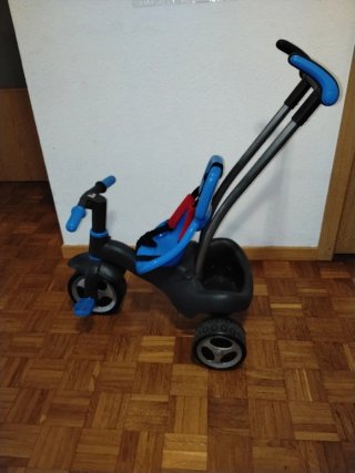 Triciclo infantil azul y negro