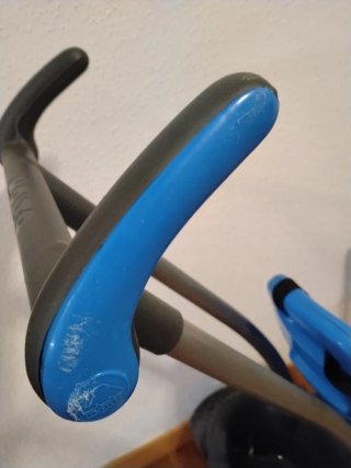 Triciclo infantil azul y negro