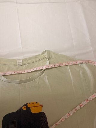 Camiseta verde claro con ilustración de gorila - L