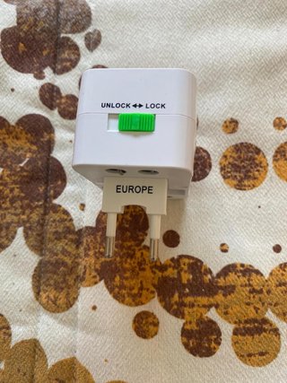 Adaptador de Viaje Universal CE