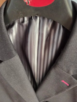 Traje negro STRONG WEARS