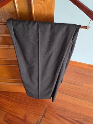 Traje negro STRONG WEARS