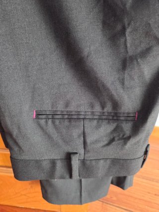 Traje negro STRONG WEARS
