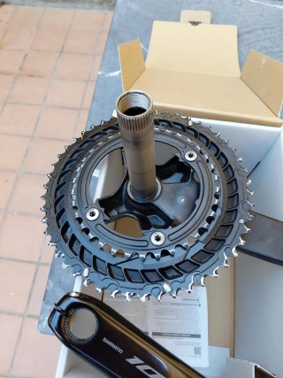 Plato y Bielas Shimano 105