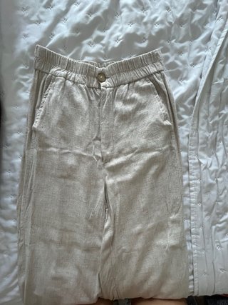 Conjunto lino Stradivarius beige y blanco