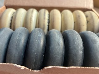 Patines. Lote 16 ruedas