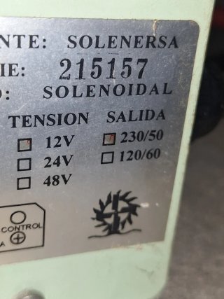 KIT Solar con inversor, baterias y 3 paneles