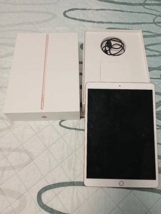 iPad Air 3ª Gen + Custodia con Tastiera