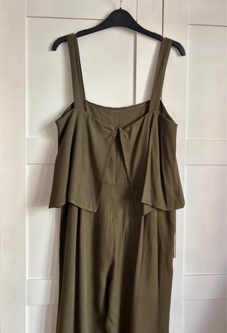 Mono Stradivarius Talla S Verde Caqui