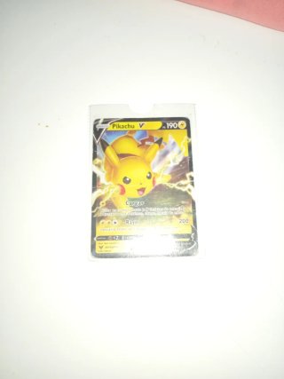 CARTA POKÉMON PIKACHU V 190 HP