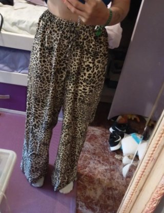 pantalón estampado leopardo