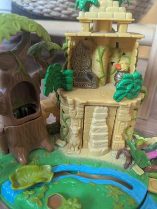 Polly Pocket Templo y Mono con Carrusel