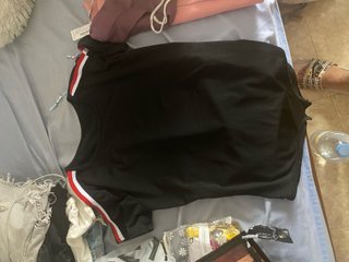 Body negro con rayas deportivas