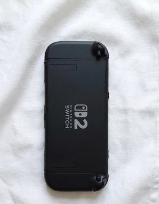 Nintendo Switch + Super Mario Odyssey