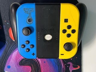 Nintendo Switch Azul y Rojo