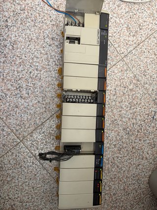Controlador Omron SYSMAC CQM1