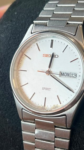 Seiko Spirit 7N48 Day-Date Quartz Prata