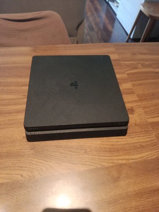Consola PS4 Slim + 2 mandos y juegos