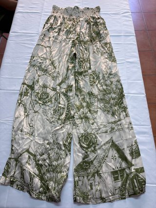 Conjunto pantalón y camiseta estampado