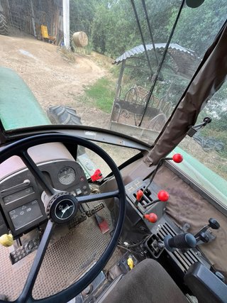 Tractor John Deere 3350 con pala