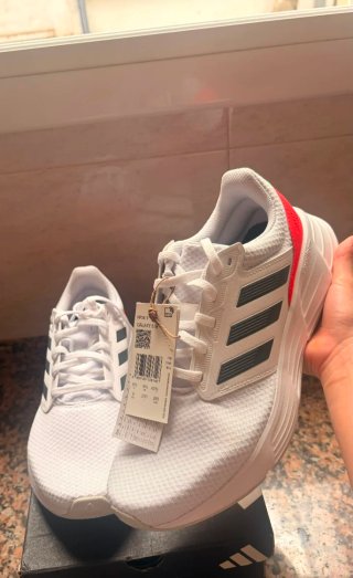 Zapatillas Adidas Blancas y Rojas