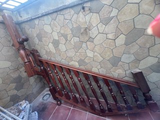 Escalera de madera caoba,para hueco de escalera.