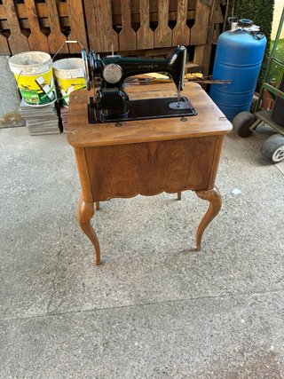Máquina de coser Singer antigua