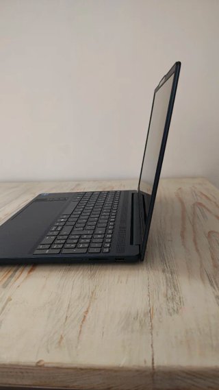 Lenovo IdeaPad Slim 3 15IRH10 OLED Azul