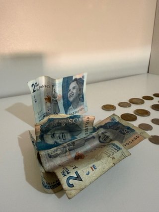 Monedas y billetes colombianos