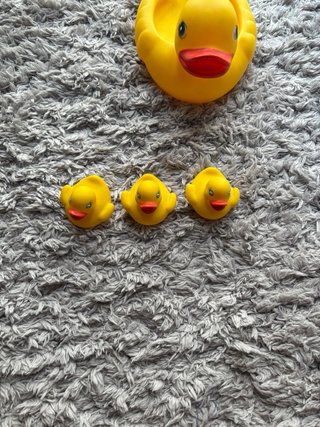 Juego de 5 patitos de goma para el agua