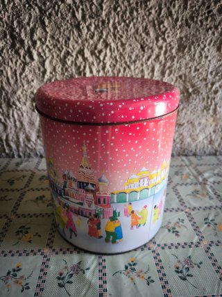 Latta vintage decorata Pantoro