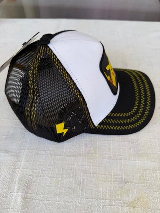 Gorra Capslab Pikachu Negra y Blanca