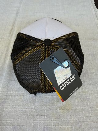 Gorra Capslab Pikachu Negra y Blanca