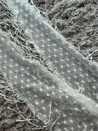 Pañuelo vintage blanco con flecos