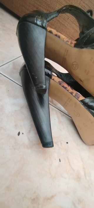 Zapatos de tacón Vía Uno.
