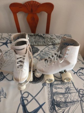 Patines artísticos blancos. Marca Tijuana.