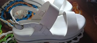 Sandali bianchi in pelle da donna