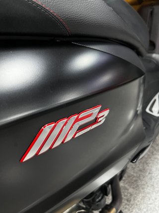 Piaggio MP3 500 Negro