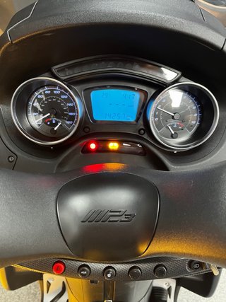 Piaggio MP3 500 Negro