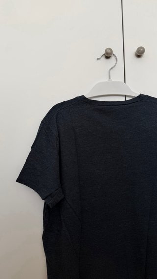 Camiseta Hollister Talla M con bolsillo