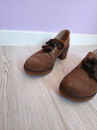 Zapatos de tacón marrones talla 40
