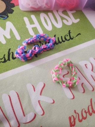 Pulseras de gomas hechas a mano