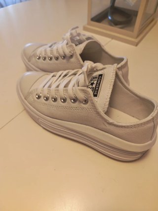 Zapatillas Converse Blancas Bajas. Talla 37 grande