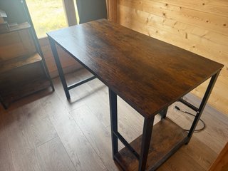 Mesa de escritorio madera y metal