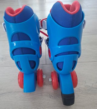 Patines Oxelo, protecciones y bolsa.